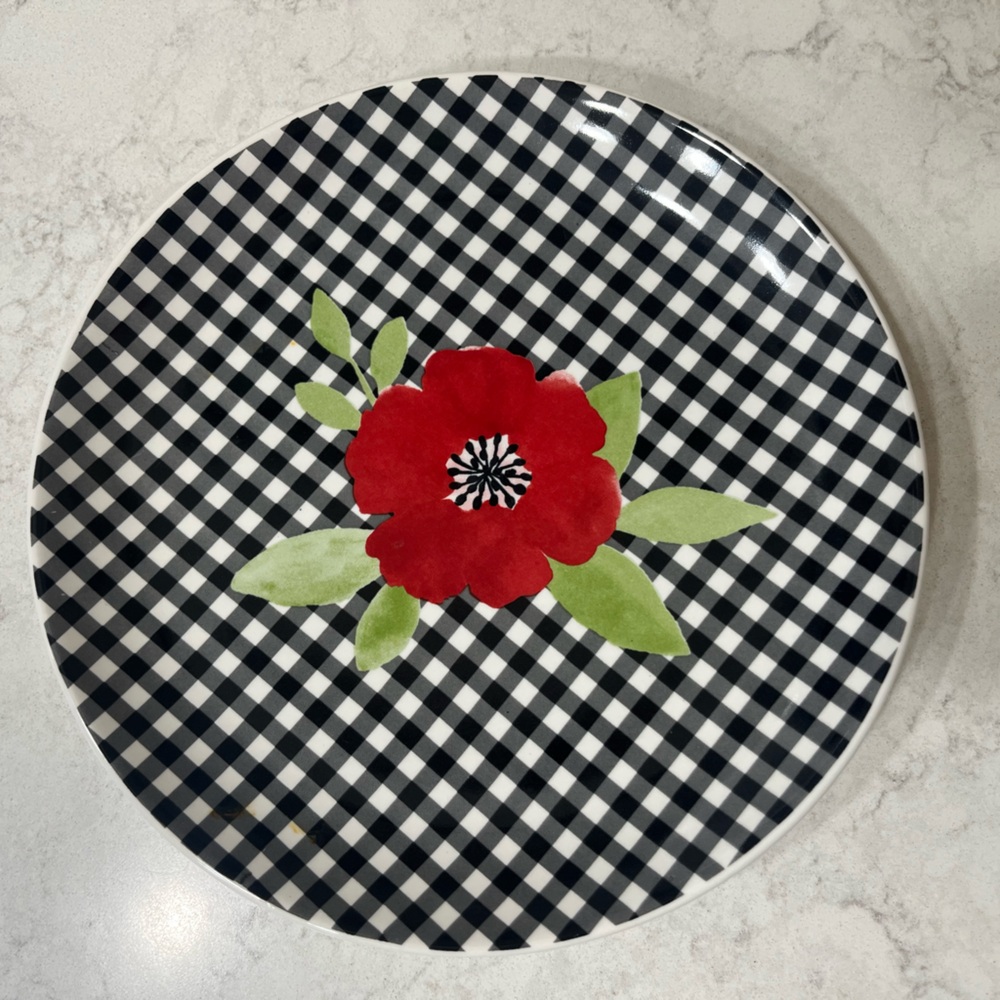 Dolly Parton Buffalo Plaid Serving Platter, 4 Appetizer Plates & 4 Bowls Set - Picture 9 of 11